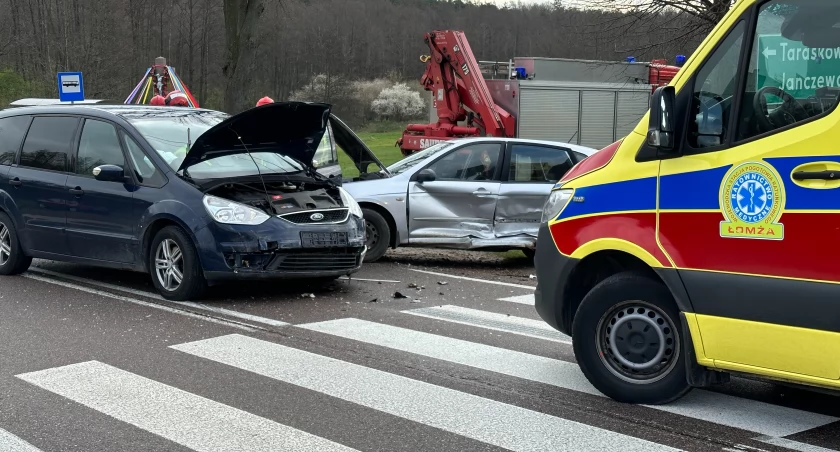 Wypadek drogowy w Starym Bożejewie. Dziecko trafiło do szpitala [FOTO]