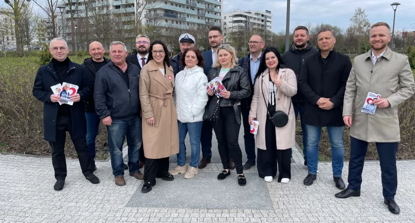 Prezentacja kandydatów Koalicji Obywatelskiej na radnych Rady Miejskiej w Łomży. Wybory już w niedzielę 7 kwietnia [FOTO]