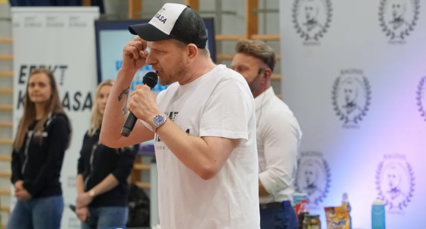 Jak Filip Chajzer i Leszek Klimas motywowali młodych w Piątnicy [VIDEO i FOTO] 