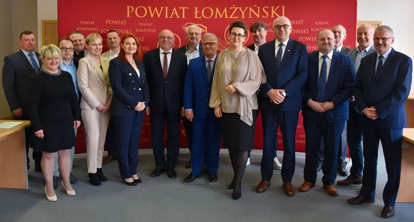 17 radnych rozpoczyna nową misję dla Powiatu Łomżyńskiego [FOTO]