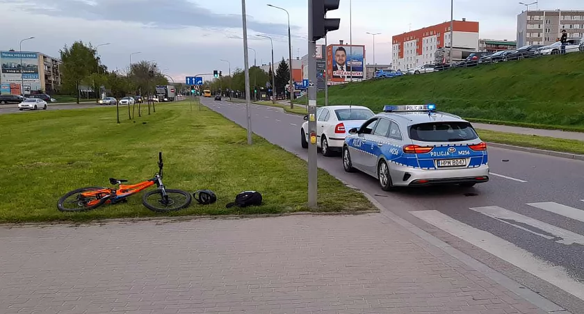 Nieletni rowerzysta w szpitalu po zderzeniu z samochodem na Rondzie Solidarności