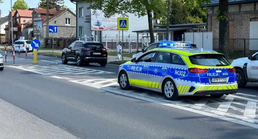 Wypadek na Alei Legionów.  Do szpitala trafił 73-letni mężczyzna [FOTO]