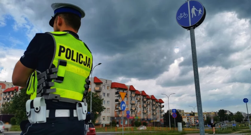 Bezpieczny długi weekend: Policja w Łomży wzmacnia kontrole prędkości i trzeźwości