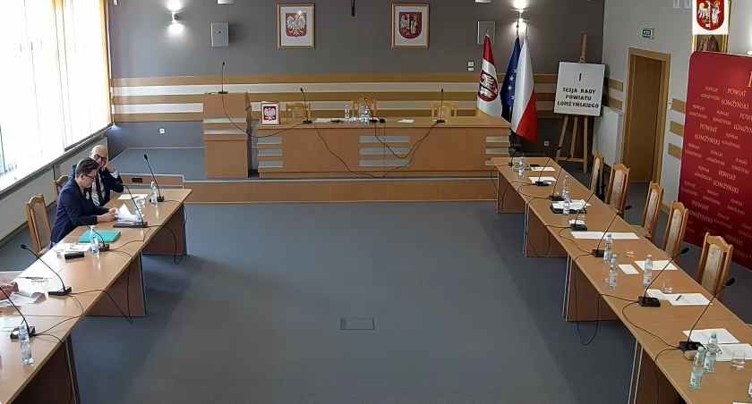 Kto pokieruje powiatem? Wybory starosty i wicestarosty na otwarcie kadencji?