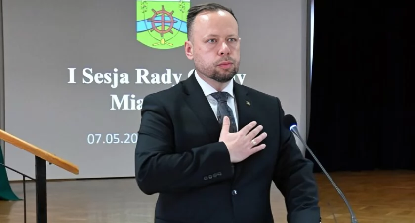 Ślubowanie nowego wójta i rady w Miastkowie [FOTO]
