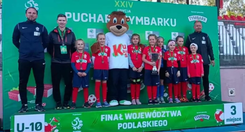 SP Jeziorko. Wielki sukces dziewcząt! Lena Bzura jak Wojciech Szczęsny! (zdjęcia)