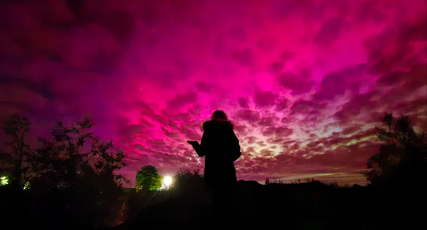 Burza geomagnetyczna przyniosła bajeczne widoki na naszym niebie [VIDEO i FOTO]
