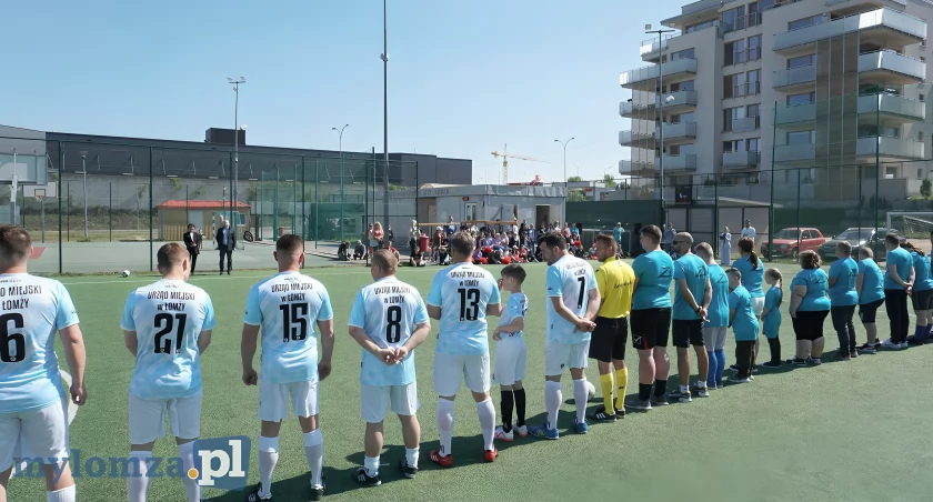 Pogodnie, wesoło i sportowo. Mecz integracyjny pomiędzy Zespołem Szkół Specjalnych a Urzędem Miejskim w Łomży [VIDEO i FOTO]