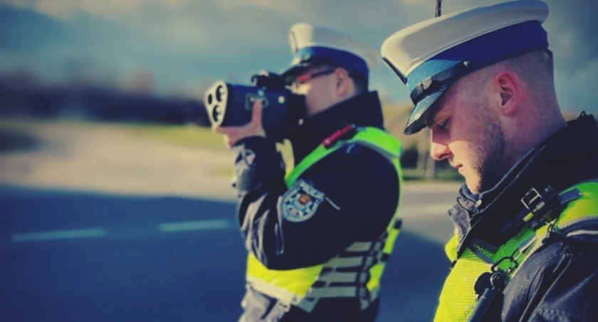Policja zatrzymała prawa jazdy kolejnym trzem kierowcom na terenie powiatu łomżyńskiego