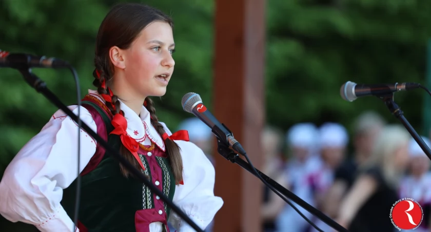 Najlepsi kurpiowscy artyści spotkali się w Dobrym Lesie na Regionalnym Przeglądzie Kapel, Śpiewaków i Gawędziarzy Ludowych [FOTO]