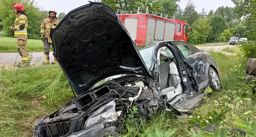 Zderzenie pojazdu ciężarowego z osobowym na trasie Wizna - Jedwabne 