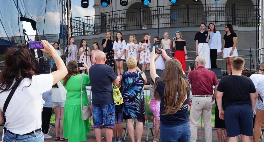 Rodzinne święto w Łomży: 24. edycja festynu Parafii Krzyża Świętego [FOTO]