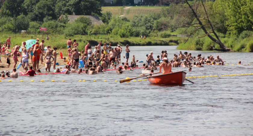 Bezpieczna plaża z ratownikami dopiero od połowy lipca