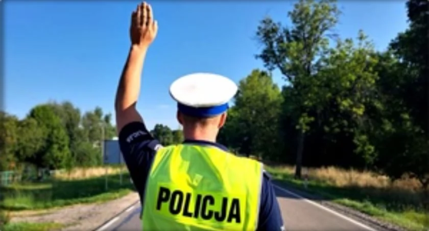 42-latka jechała skodą z prędkością 107km/h w obszarze zabudowanym. Straciła prawo jazdy