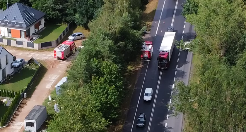Zderzenie motocykla z osobówką w Marianowie: Jedna osoba trafiła do szpitala