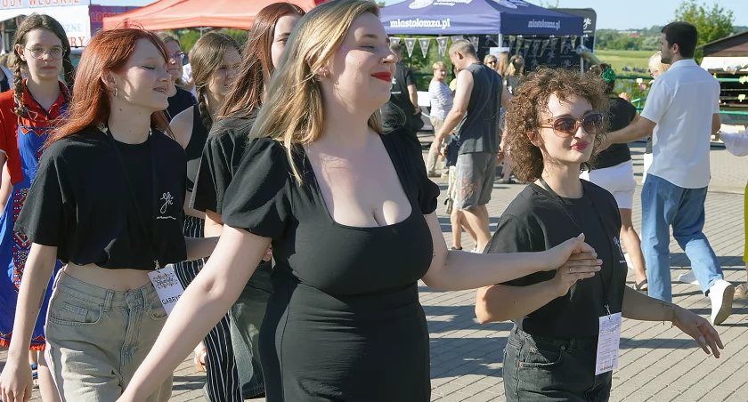 Międzynarodowy polonez na łomżyńskich bulwarach [VIDEO i FOTO]