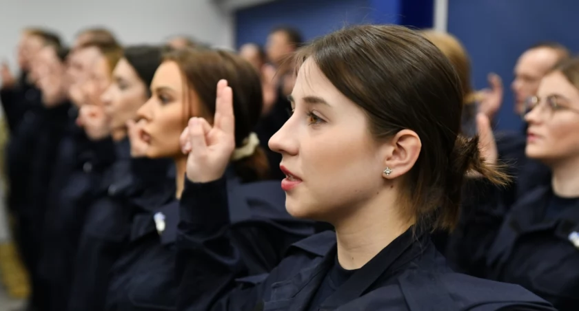 Krótsza droga do służby w Policji i Straży Granicznej - projekt ustawy został przyjęty