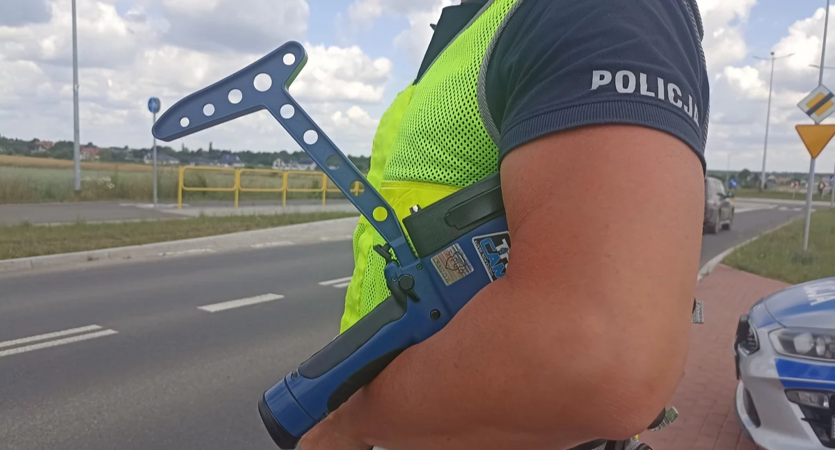 Kolejnych trzech kierowców straciło prawo jazdy. Wszyscy jechali z prędkością ponad 100km/h w terenie zabudowanym