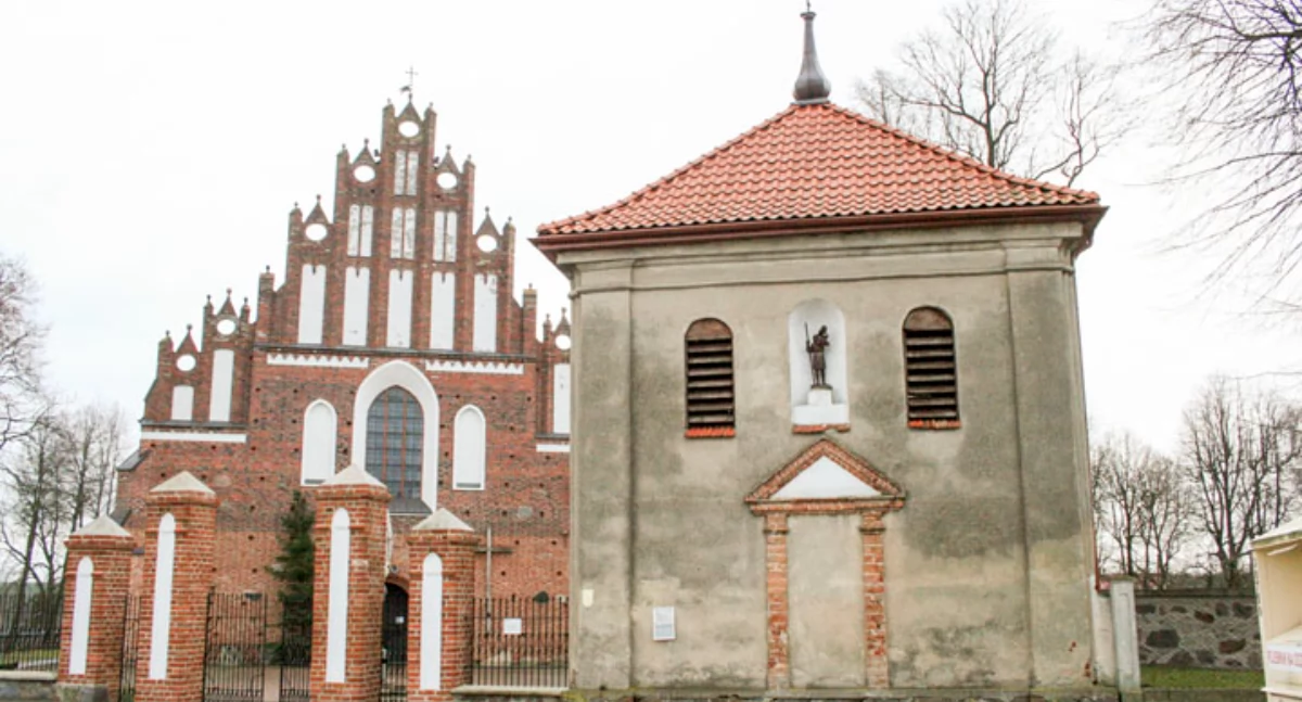Zabytkowa dzwonnica oraz cmentarz parafialny w Wiźnie coraz bliżej remontu
