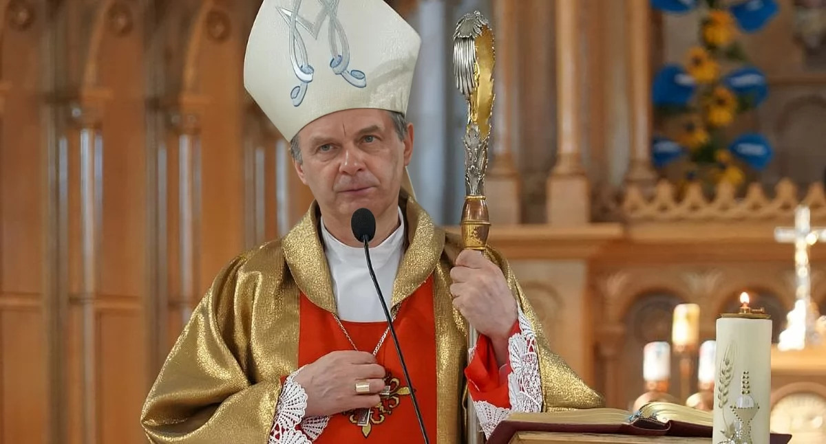 Mocny apel biskupa Bronakowskiego: Koniec z nocną sprzedażą alkoholu oraz całkowity zakaz jego sprzedaży na stacjach paliw 