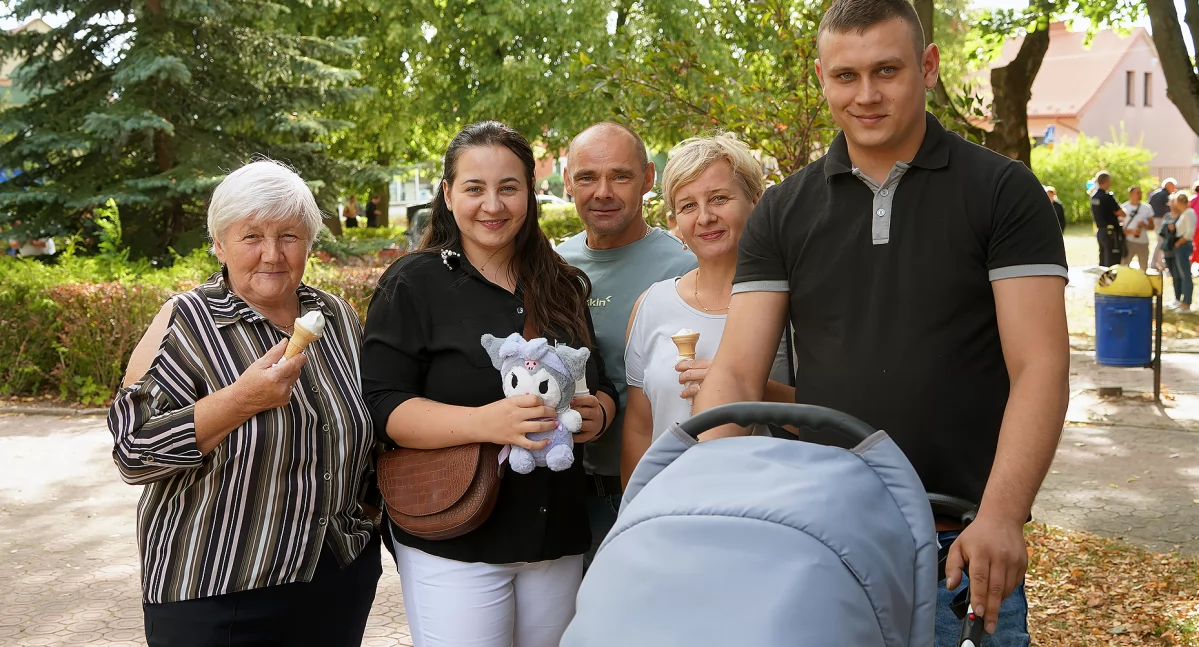 Udane popołudnie w Wiźnie: Piknik rodzinny z mini zoo i filmowymi seansami [FOTO]