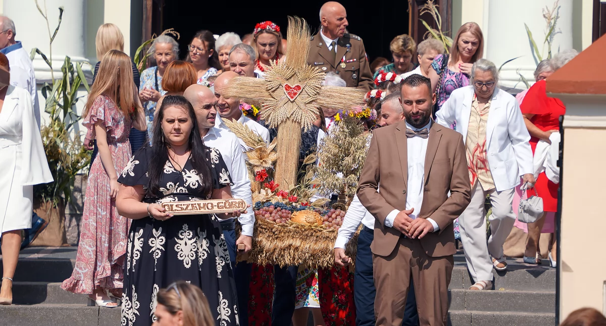 Dożynki w Jedwabnem: Wdzięczność za trud rolników i nadzieja na lepsze zbiory [VIDEO i FOTO]