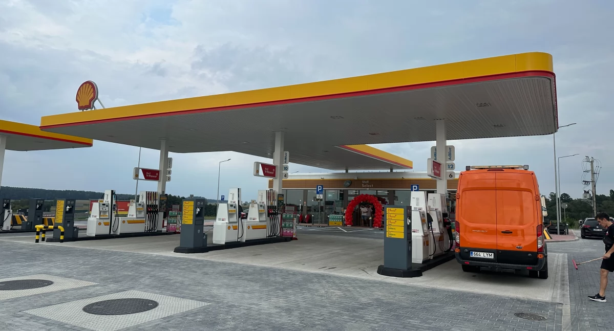 Opóźnione otwarcie stacji Shell w Kisielnicy z powodu problemów z dojazdem [FOTO]