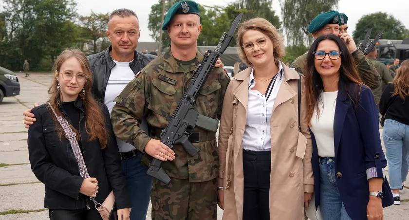 Łomża świadkiem przysięgi 83 elewów dobrowolnej zasadniczej służby wojskowej [VIDEO i FOTO]