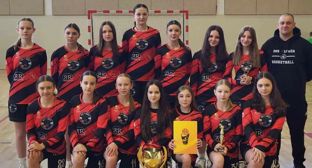 12 koszykarek UKS-u 4 w reprezentacji!