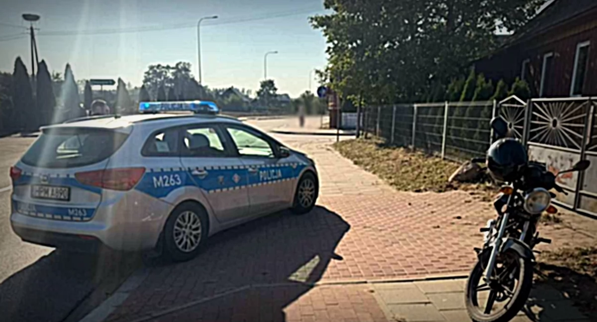 Pijany i bez kasku jechał motorowerem po chodniku. Mężczyzna miał zakaz prowadzenia pojazdów
