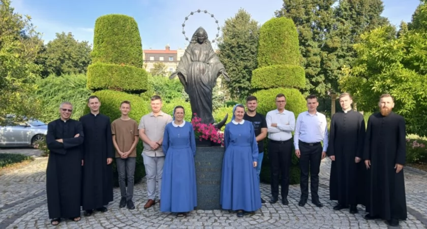 Pięciu alumnów na nowym roku akademickim w łomżyńskim seminarium