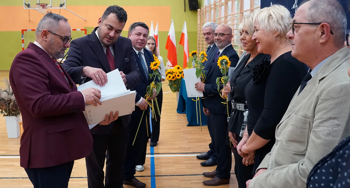 Dzień Edukacji Narodowej w Łomży: Prezydent wręczył nagrody 57 pedagogom [VIDEO i FOTO]