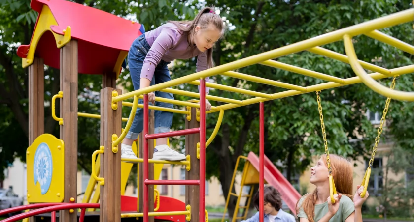 Modernizacja czterech placów zabaw: miasto poszukuje wykonawców