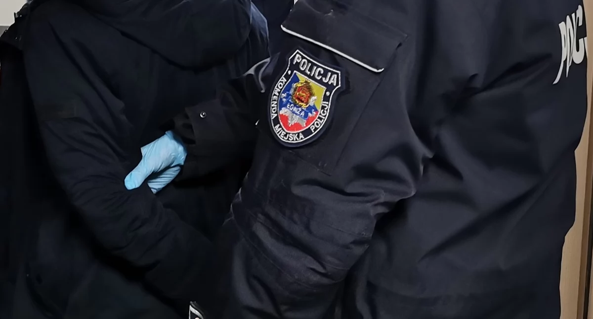 34-latek znieważył i zranił policjanta. Teraz mężczyzna odpowie przed sądem