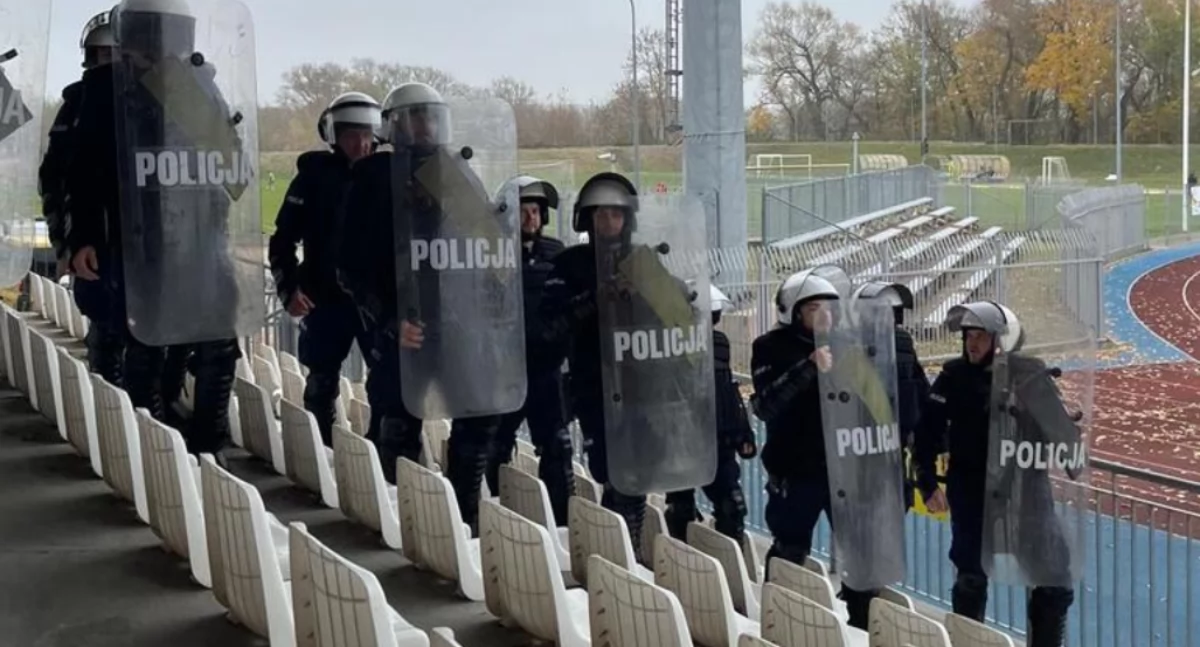 Policja weszła na stadion [FOTO]