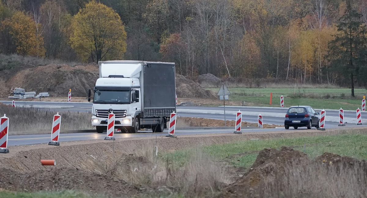 Drogowcy w Elżbiecine zmienili przebieg DK64 [FOTO]