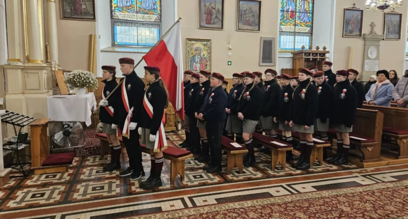 106. Rocznica Odzyskania przez Polskę Niepodległości i Wieczór Pieśni Patriotycznych w Miastkowie [FOTO]