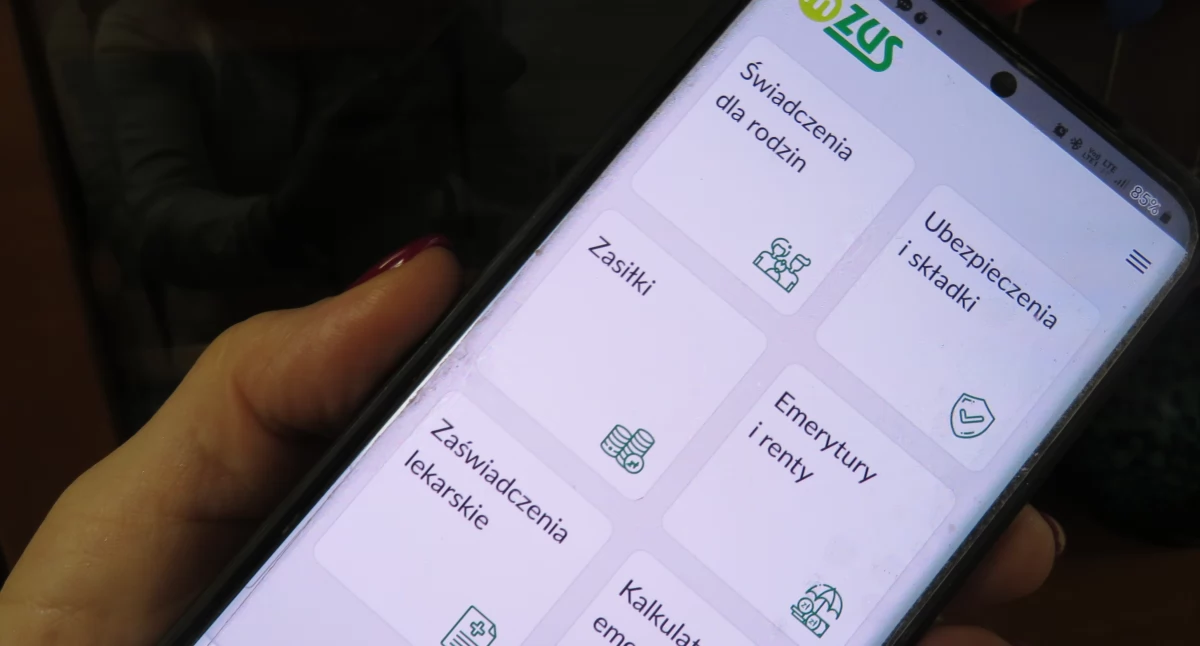 Już pół miliona osób aktywnie korzysta z aplikacji mobilnej mZUS
