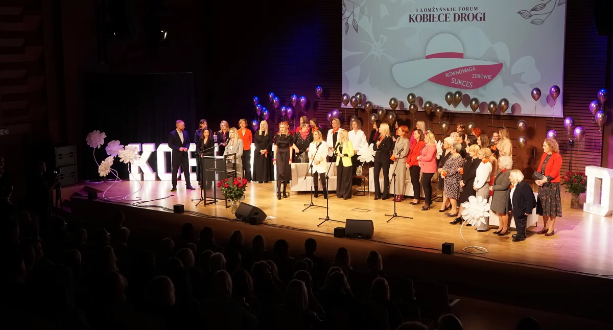 Inspirująco i motywacyjnie. Odbyło się pierwsze Łomżyńskie Forum Kobiet [FOTO i VIDEO]