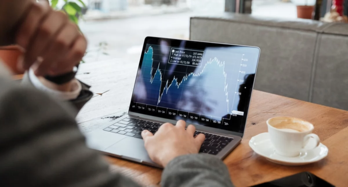 Trading – podstawowe strategie i wskazówki dla początkujących