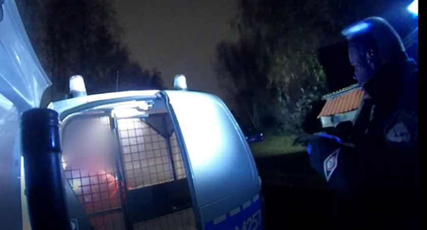 Łomża: 31-latek brutalnie pobił taksówkarza za „zniewagę” wobec matki