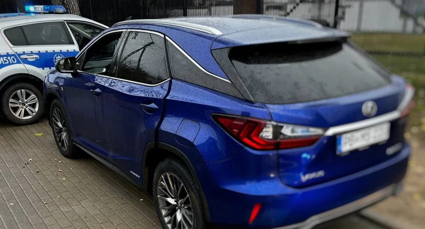 Skradziony na Słowacji lexus i nietrzeźwy kierowca