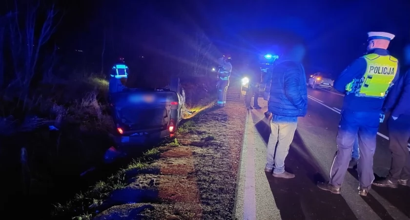 Pijany dachował i uciekł. Później z obrażeniami sam zgłosił się do szpitala