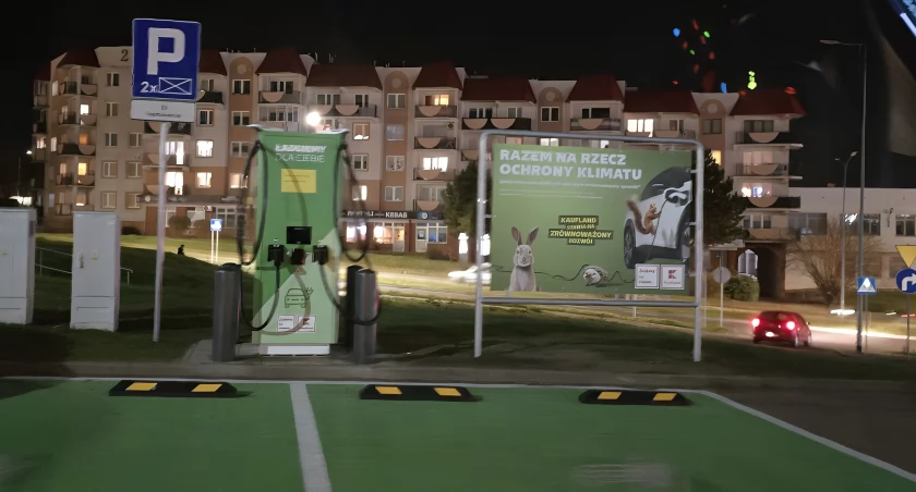Bezpłatna stacja ładowania pojazdów elektrycznych w Łomży