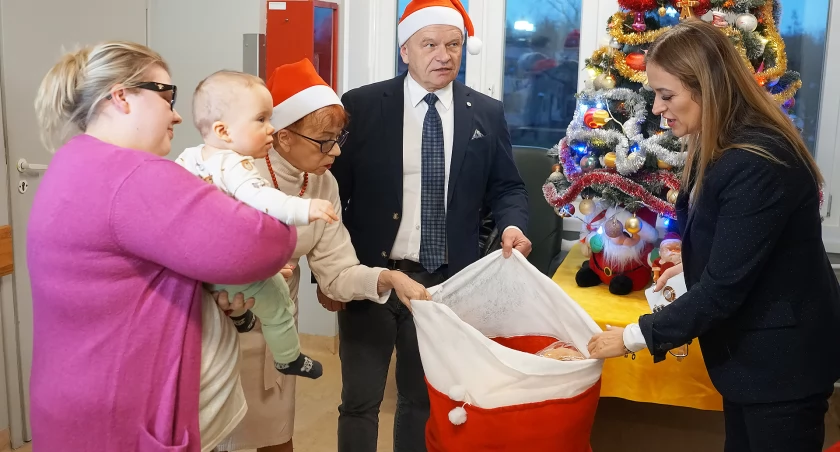 Mikołajki w Szpitalu w Łomży: prezenty dla dzieci i milionowe inwestycje na horyzoncie [VIDEO i FOTO]