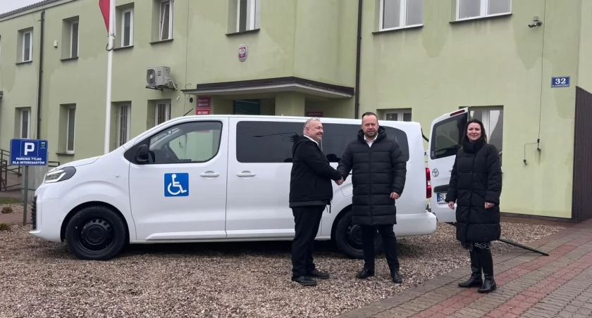 Nowe auto do przewozu osób niepełnosprawnych w gminie Miastkowo [FOTO]