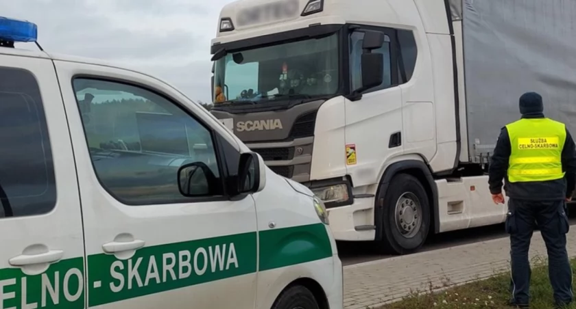 Łomżyńskie Służby Celno-Skarbowe odkryły przewóz nielegalnych odpadów 