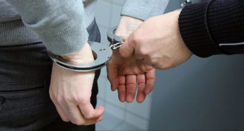 Molestował, upijał, pokazywał pornografię. Prawomocny wyrok dla księdza Łukasza R.