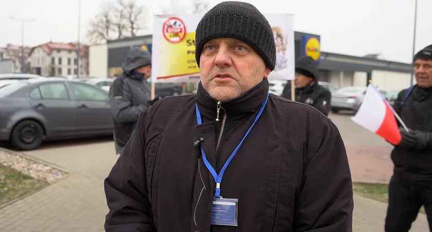 W Łomży protestowali przeciwko inwestycji Lidla obok sanktuarium maryjnego [VIDEO]