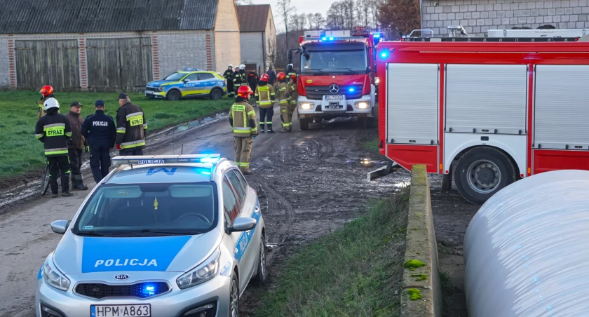 Szabły Młode: Runęła betonowa konstrukcja w stodole, dwie osoby trafiły do szpitala [FOTO]